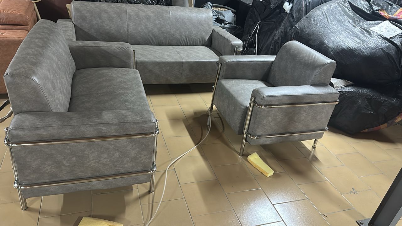 Ensemble fauteuil 2 grands 1 petit (cuir) Ensemble fauteuil 2 grands 1 petit (cuir)